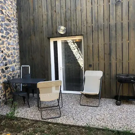 Apartman Avec Terrasse Plein Centre Du Village