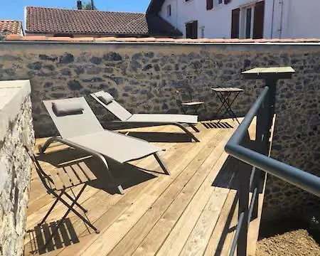 Avec Terrasse Plein Centre Du Village